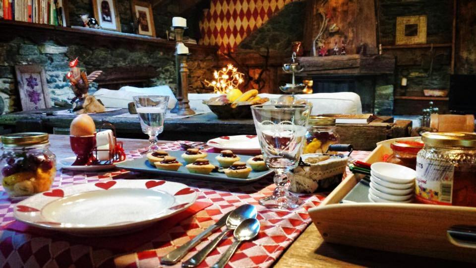 B&B Lo Djoua De Toueno Arvier Bagian luar foto