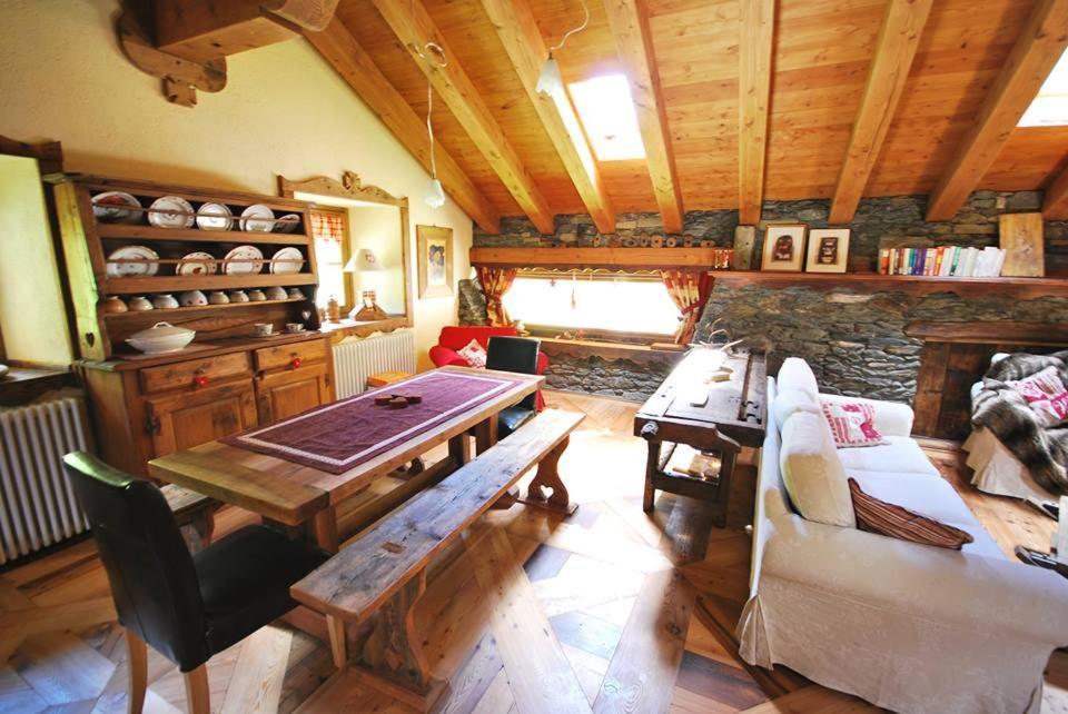 B&B Lo Djoua De Toueno Arvier Bagian luar foto