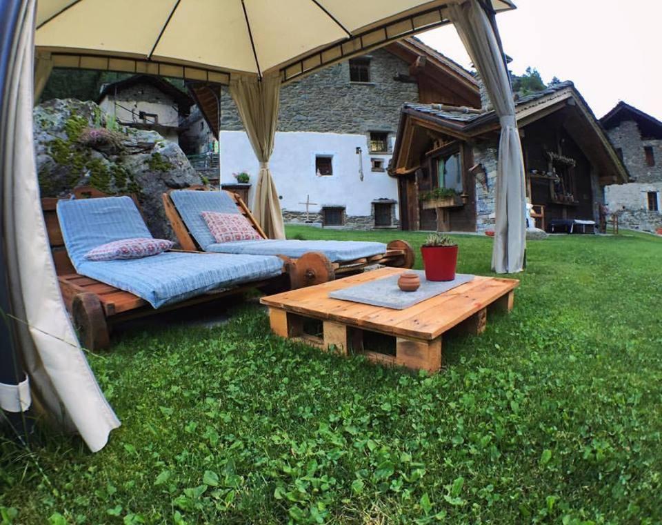 B&B Lo Djoua De Toueno Arvier Bagian luar foto