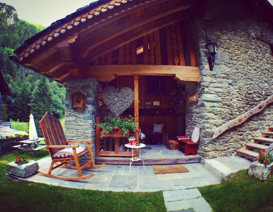 B&B Lo Djoua De Toueno Arvier Bagian luar foto