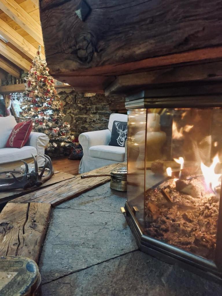 B&B Lo Djoua De Toueno Arvier Bagian luar foto