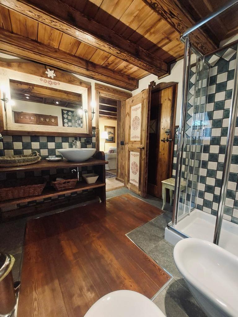 B&B Lo Djoua De Toueno Arvier Bagian luar foto